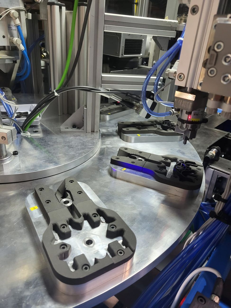 Rotary indexing table and assembly fixtures
