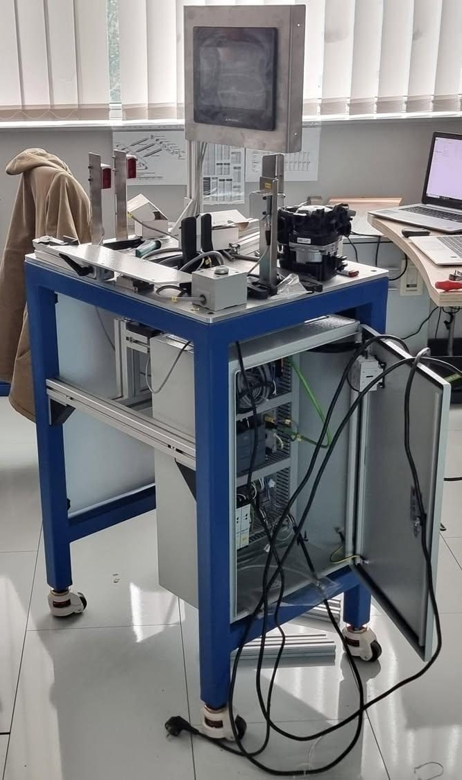 Grundfos multi-variant quality-control test station