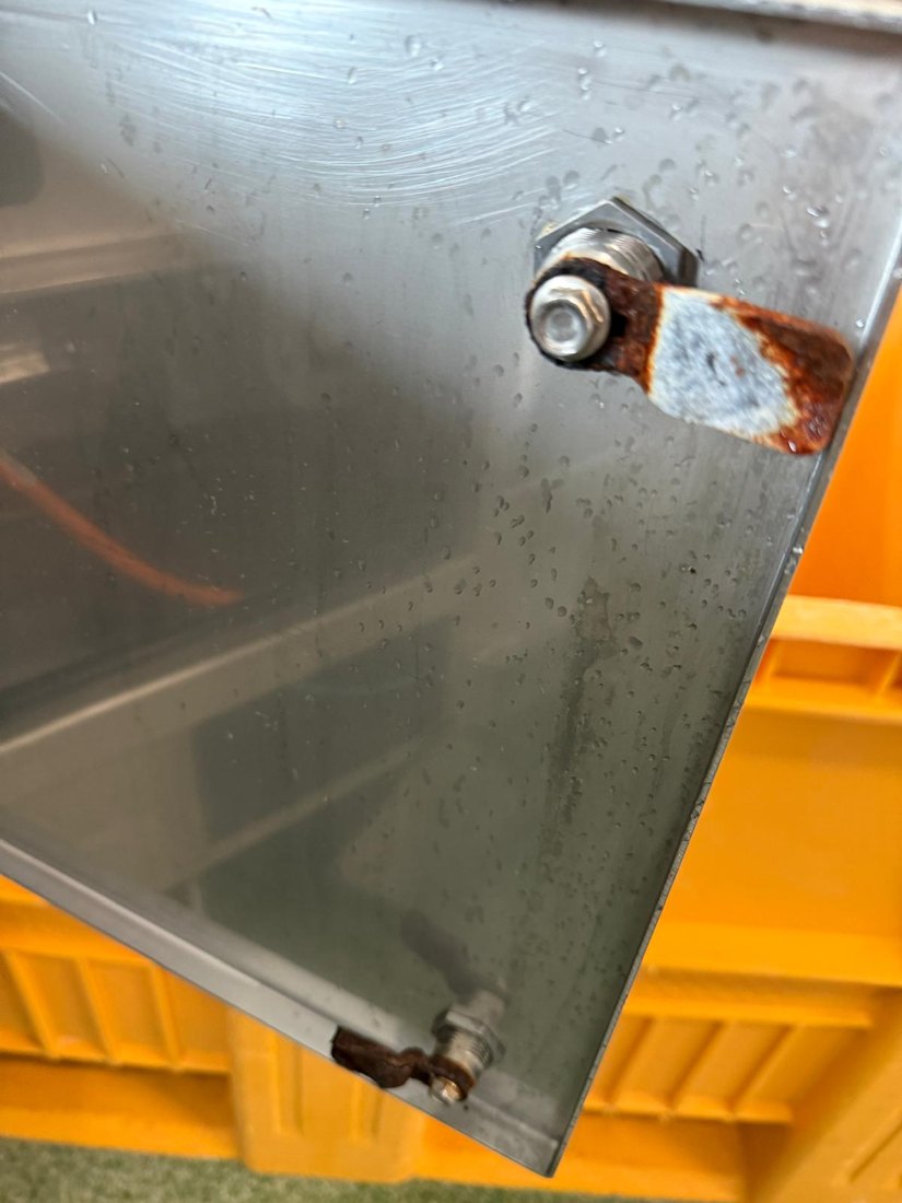 Electrical cabinet sealing condition