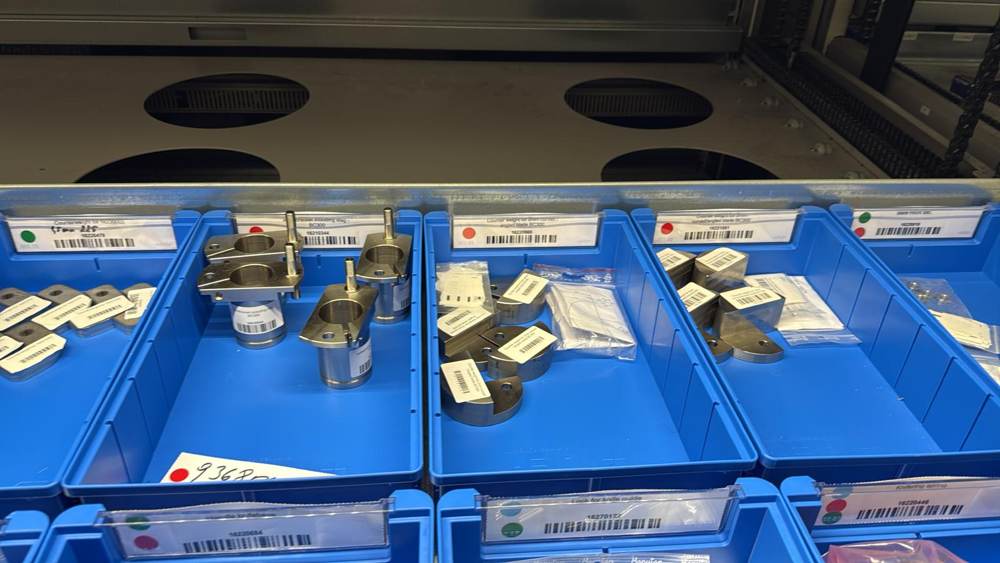Warehouse labels with multiple color points for shared parts